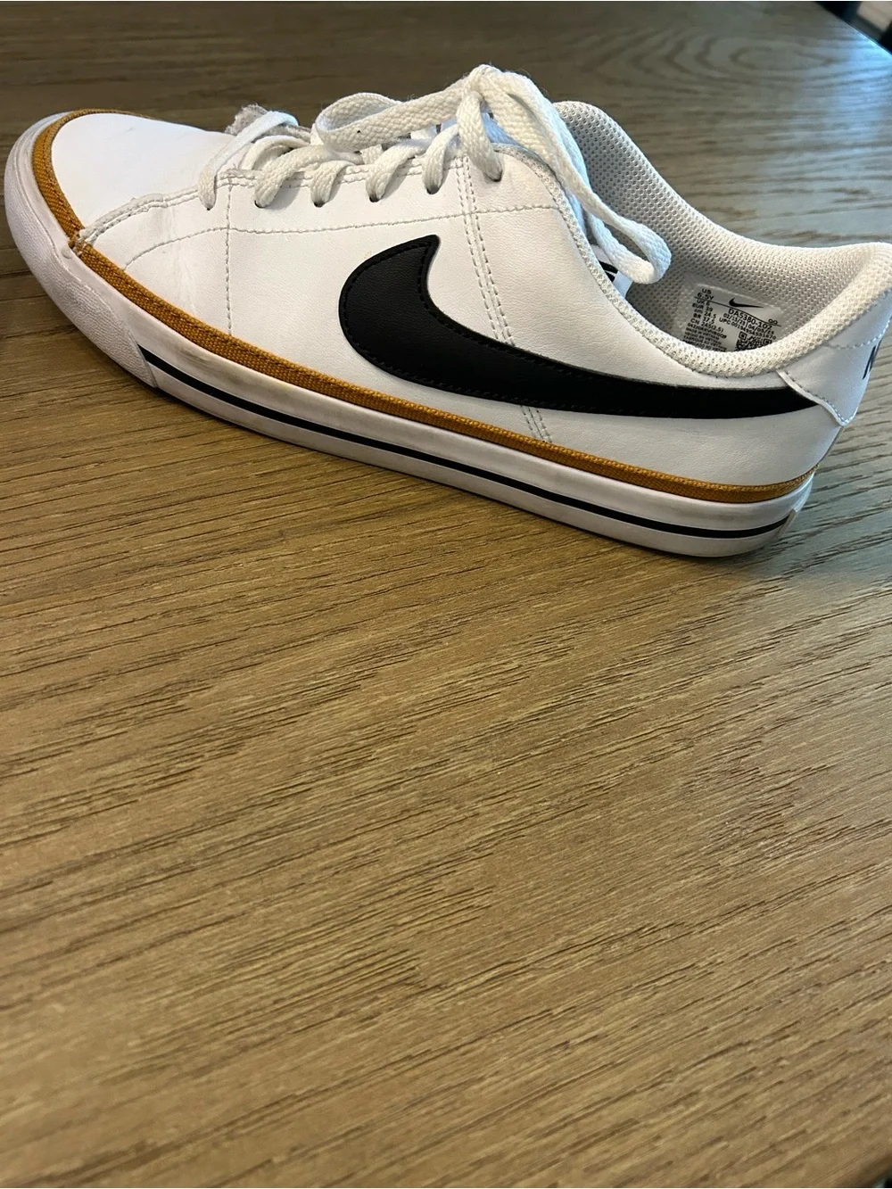 Nike court legacy boys 6.5Y (or 8 women)